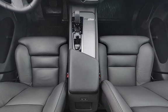 Volvo XC60 9 of 17