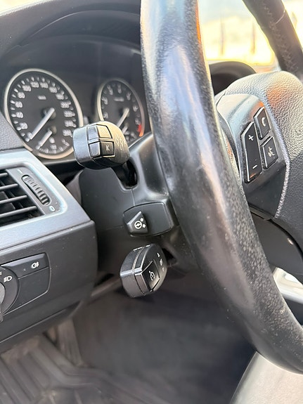 BMW 523i 6 of 9
