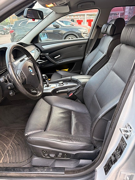 BMW 523i 5 of 5