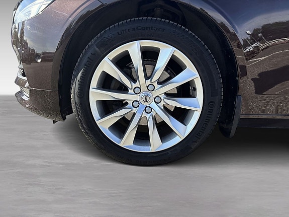 Volvo S90 8 of 13