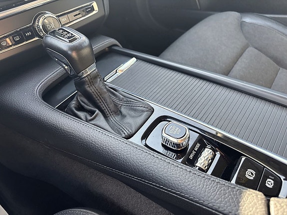 Volvo S90 13 of 13