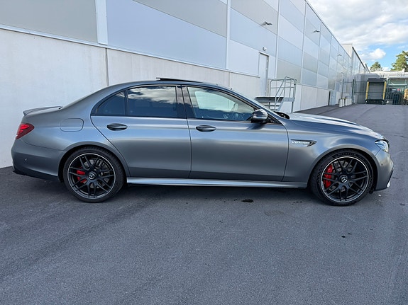 Mercedes-Benz E63 3 of 17