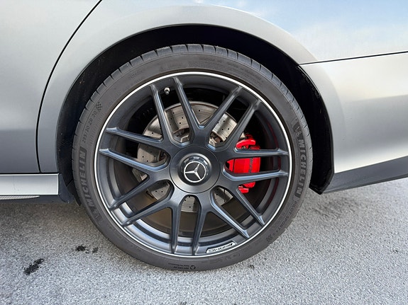 Mercedes-Benz E63 16 of 17