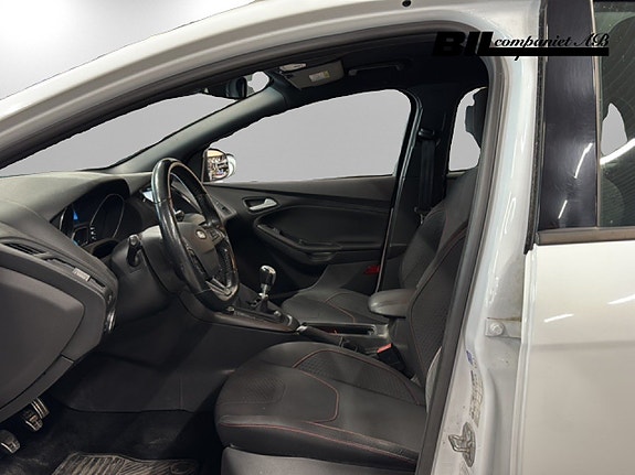 Ford Focus 8 of 15