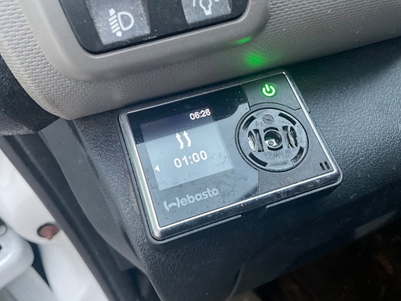 Nissan NV300 7 of 7