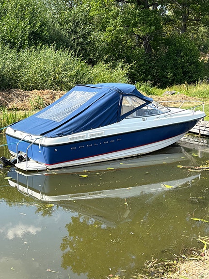 Bayliner 210 CU // Nyrenoverad MerCruiser 5.0 // Nyrenoverat drev 10 of 12