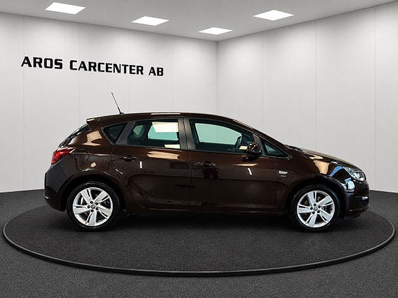 Opel Astra 2 of 5
