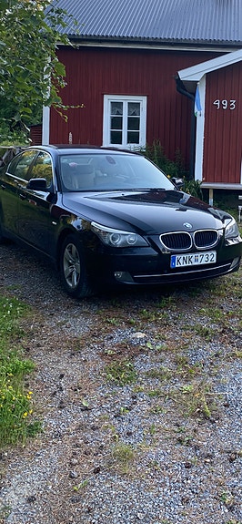 BMW 520i 2 of 2