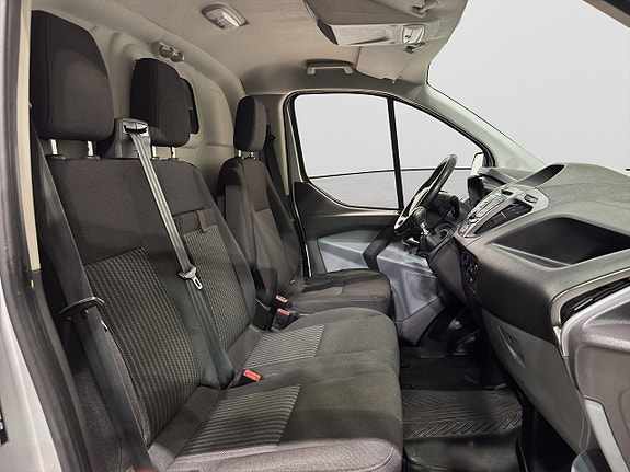 Ford Transit Custom 9 of 18