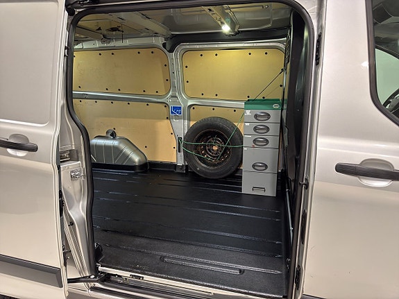 Ford Transit Custom 10 of 18