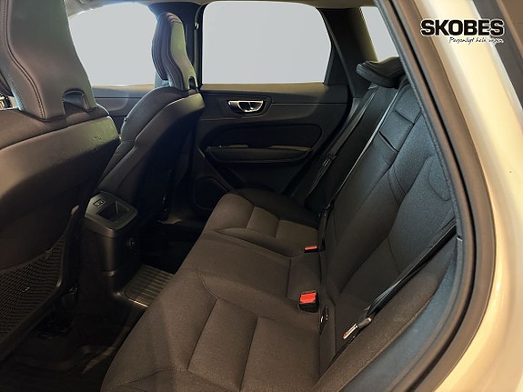 Volvo XC60 9 of 24