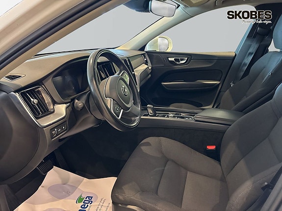 Volvo XC60 8 of 24