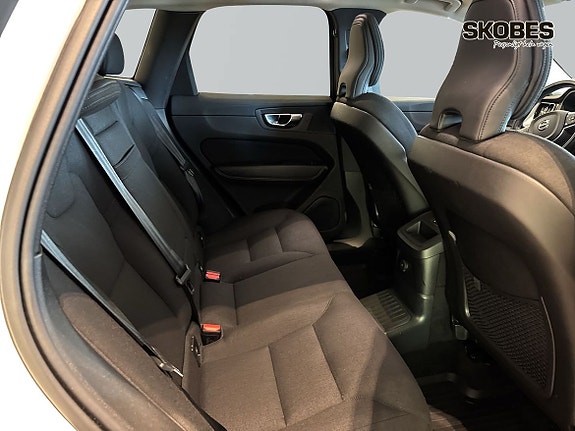 Volvo XC60 10 of 24