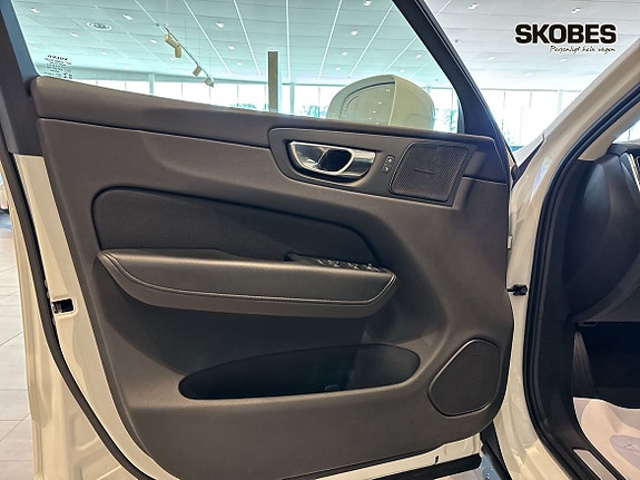Volvo XC60 15 of 24