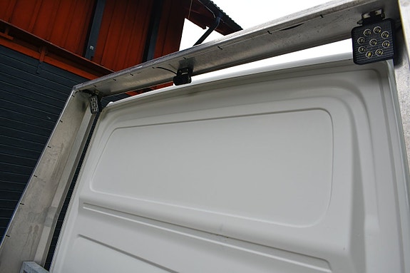 Volkswagen Crafter 5 of 5