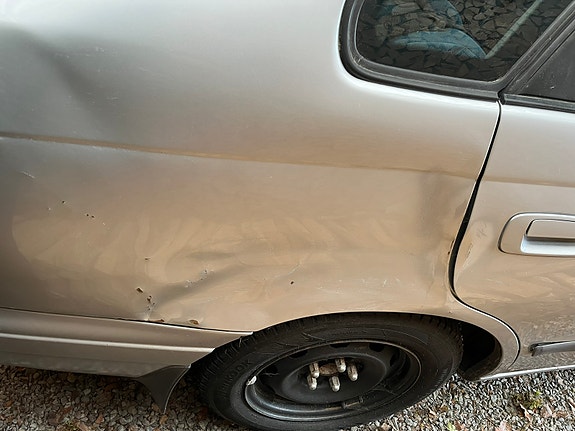 Toyota Carina 11 of 14