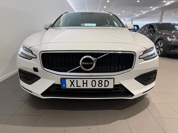 Volvo V60 2 of 5