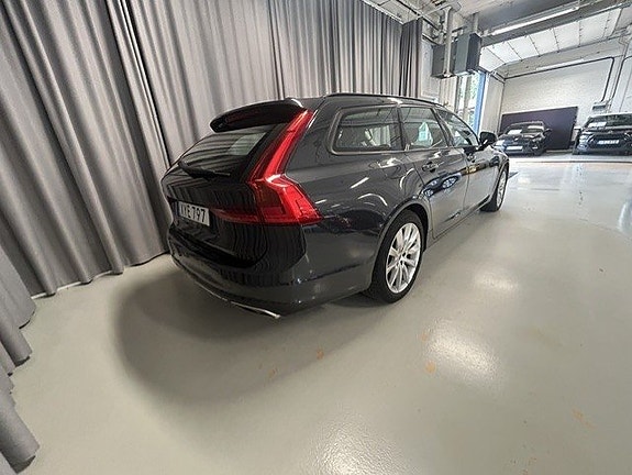 Volvo V90 4 of 5