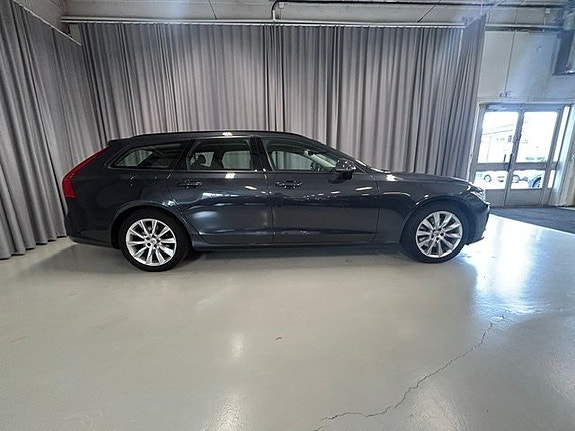 Volvo V90 3 of 5