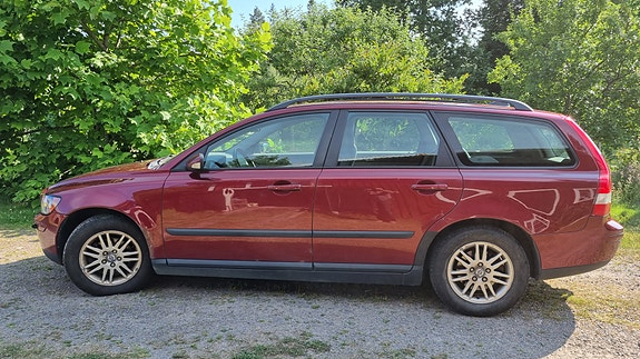 Volvo V50 2 of 5