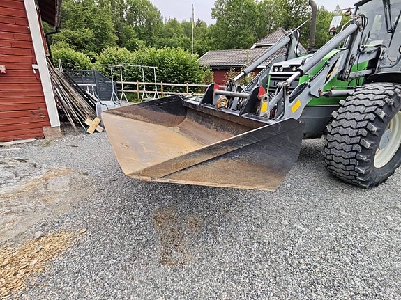 Lännen 8600E - 50km - Engcon rototilt - 6900H 3 of 5
