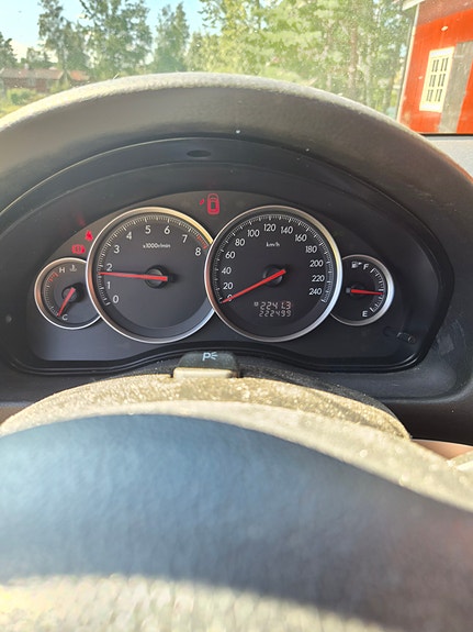 Subaru Legacy 4 of 5