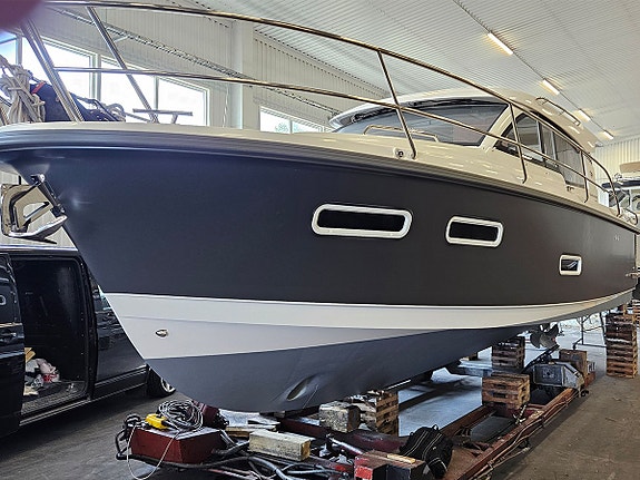 Nimbus 305 Coupe 3 of 5