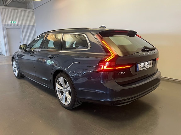 Volvo V90 3 of 5