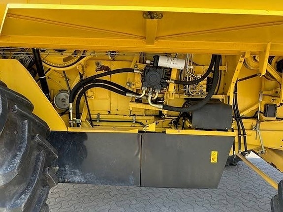 New Holland TC 56 11 of 21