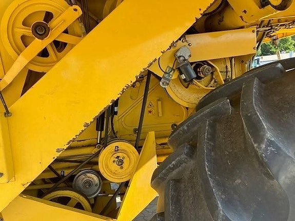 New Holland TC 56 15 of 21