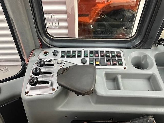 Doosan DL 200 TC 7 of 10
