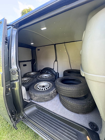 Volkswagen Transporter 9 of 14