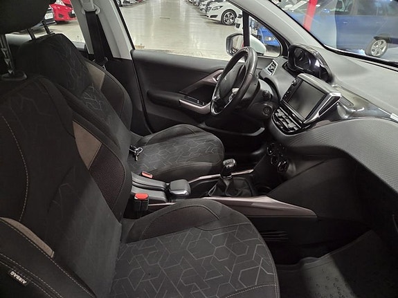 Peugeot 2008 4 of 5