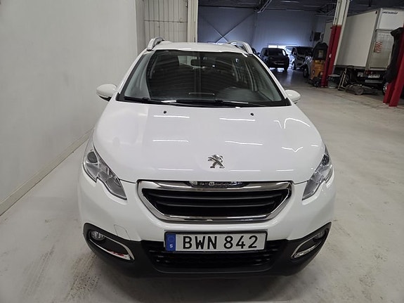 Peugeot 2008 2 of 5