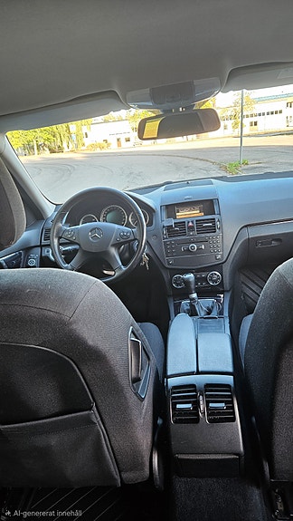Mercedes-Benz C200 10 of 15