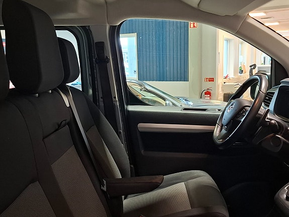 Opel Vivaro 30 of 30