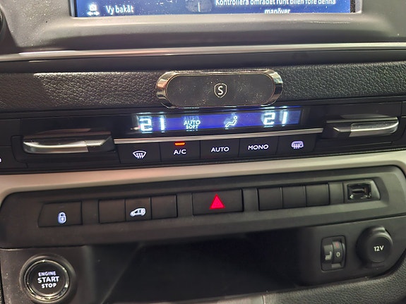 Opel Vivaro 24 of 30