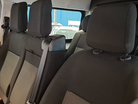 Opel Vivaro 16 of 30