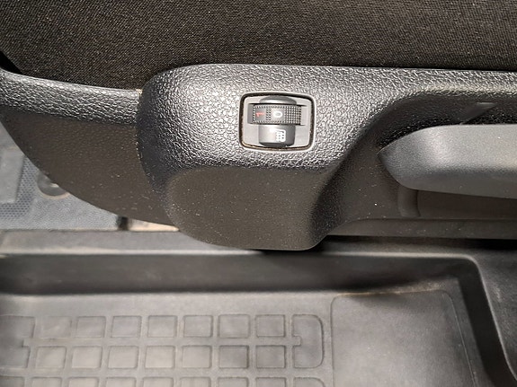 Opel Vivaro 12 of 30