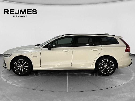Volvo V60 3 of 5