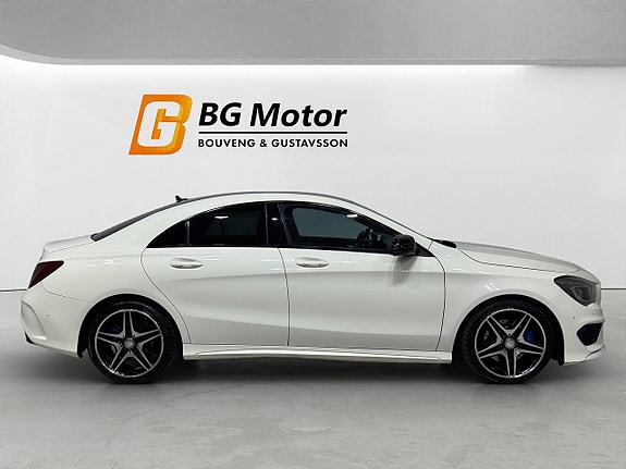 Mercedes-Benz CLA220 3 of 5