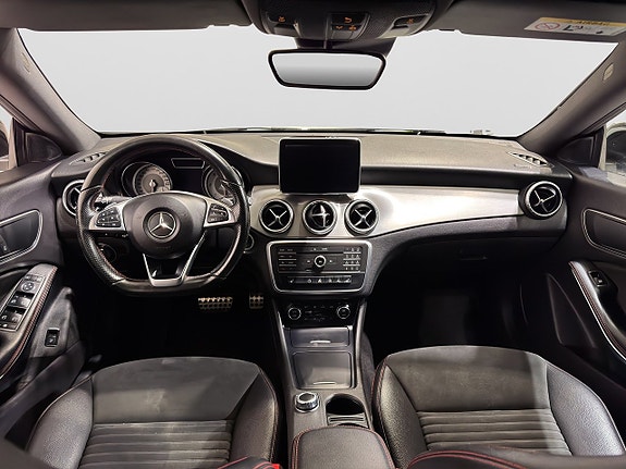 Mercedes-Benz CLA220 14 of 22