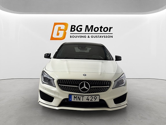 Mercedes-Benz CLA220 2 of 5