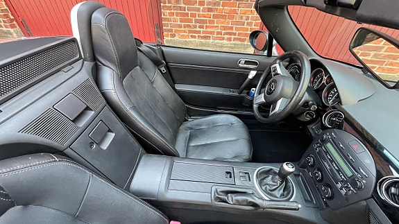 Mazda MX-5 6 of 7