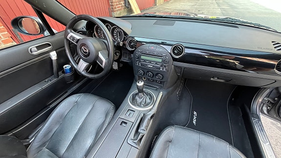 Mazda MX-5 4 of 5
