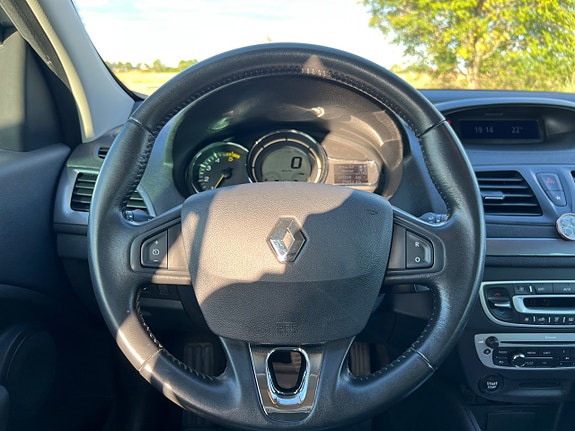 Renault Megane 12 of 13