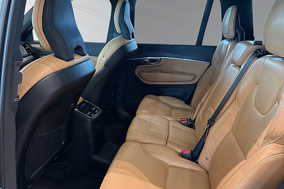 Volvo XC90 23 of 30