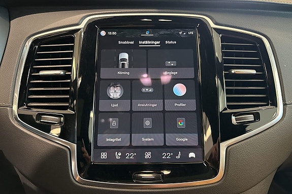 Volvo XC90 14 of 30