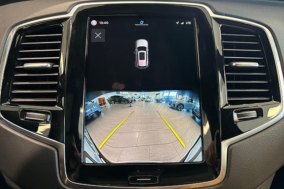 Volvo XC90 28 of 30
