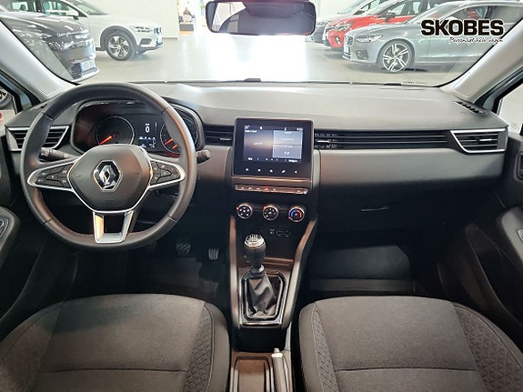 Renault Clio 12 of 19